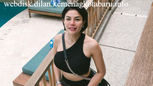 Nikita Mirzani: Potret Artis Kontroversial Penuh Warna
