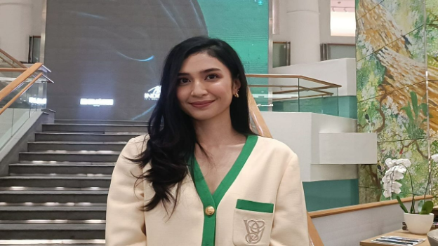 Maudy Mikha Maria Tambayong: Potret Artis Multitalenta